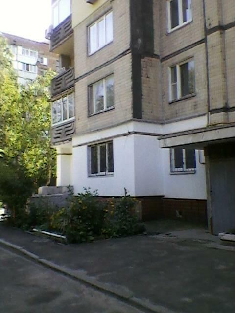Киев, Ломоносова ул., 27