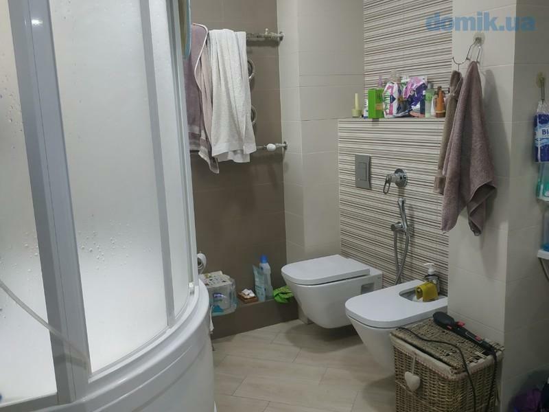 Продажа 4-комнатной квартиры 155 м², Василия Жуковского ул., 21А