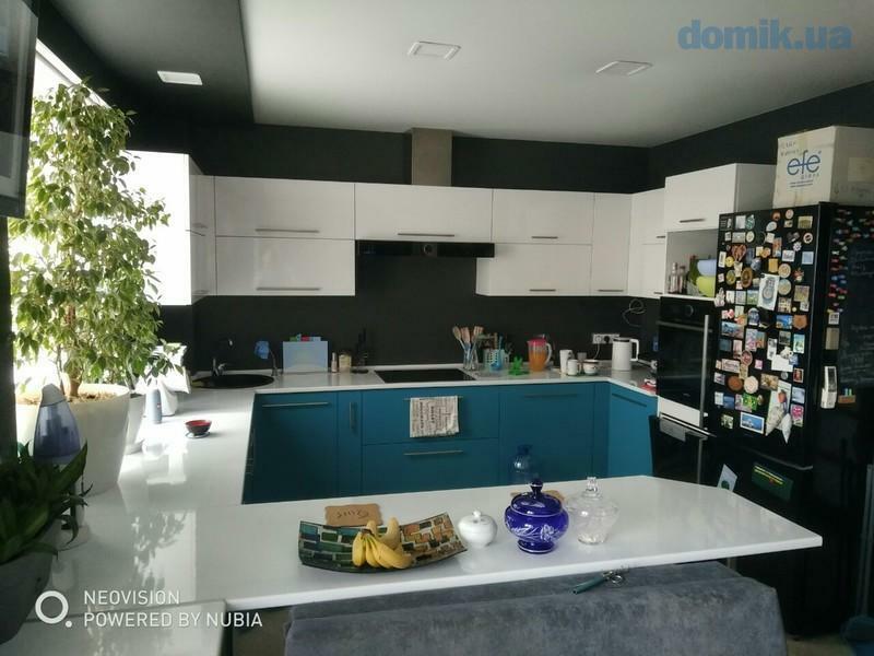 Продажа 4-комнатной квартиры 155 м², Василия Жуковского ул., 21А