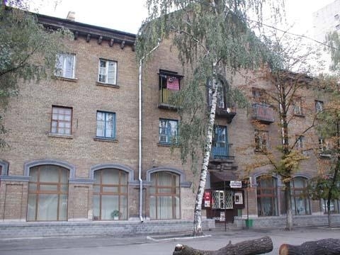 Київ, Академіка Вернадського бул., 4