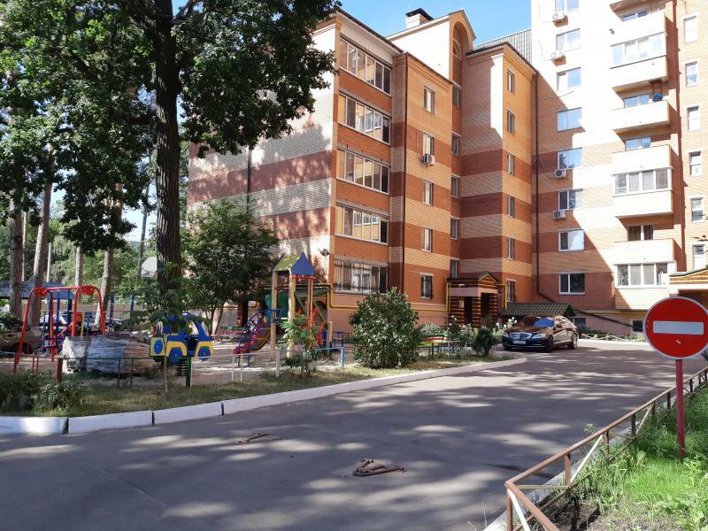 Киевская обл., Бучанский район, г. Ирпень, Мира ул., 3Б