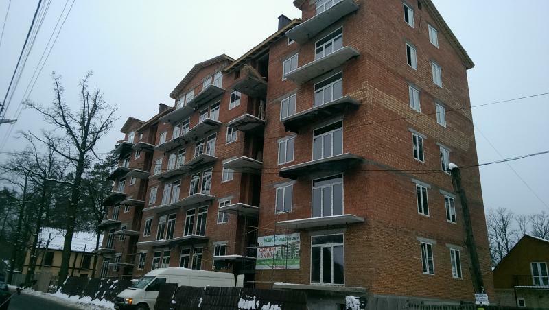 Київська обл., Бучанський район, м. Ірпінь, Лисенка вул., 13