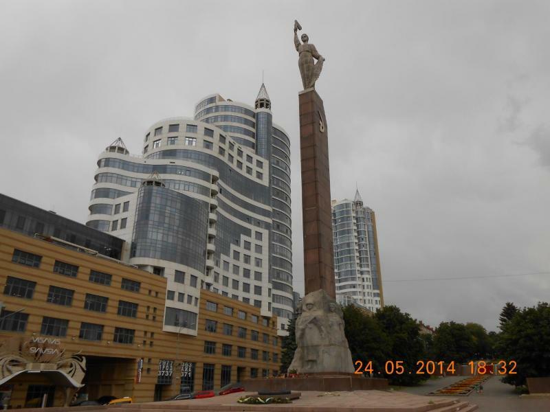 Днепр, Дмитрия Яворницкого просп., 3