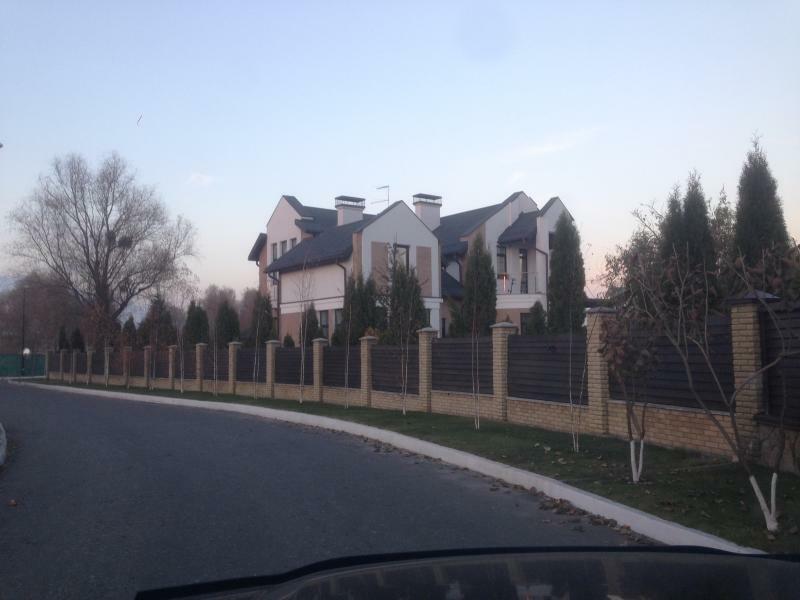 Київська обл., Обухівський район, смт Козин, Старокиївська вул., 51