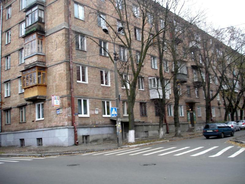 Киев, Ивана Светличного ул., 12