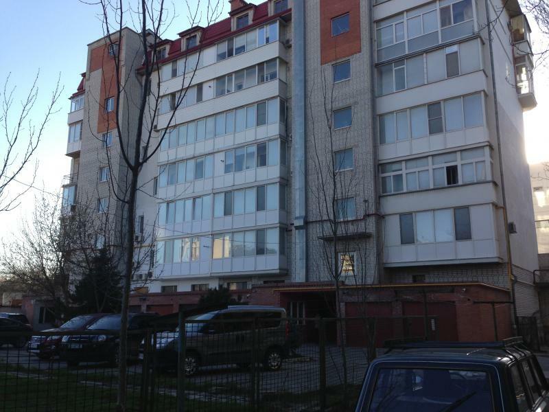 Запорізька обл., Бердянський район, м. Бердянськ, Земська вул., 15