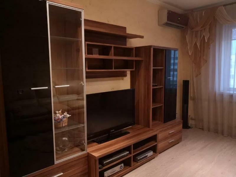 Продаж 2-кімнатної квартири 45 м², Героїв Праці вул., 12