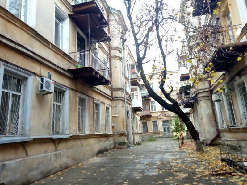 Продаж 2-кімнатної квартири 65 м², Базарна вул., 50