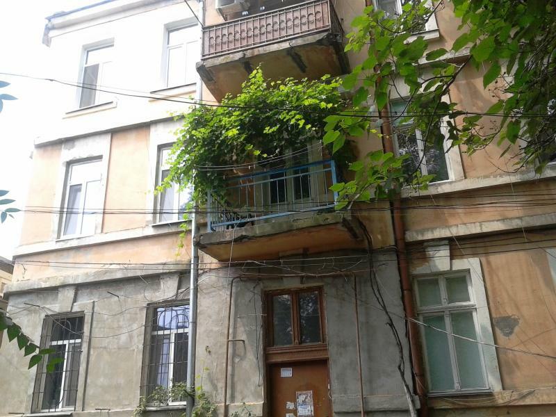 Одесса, 10 Апреля ул., 4