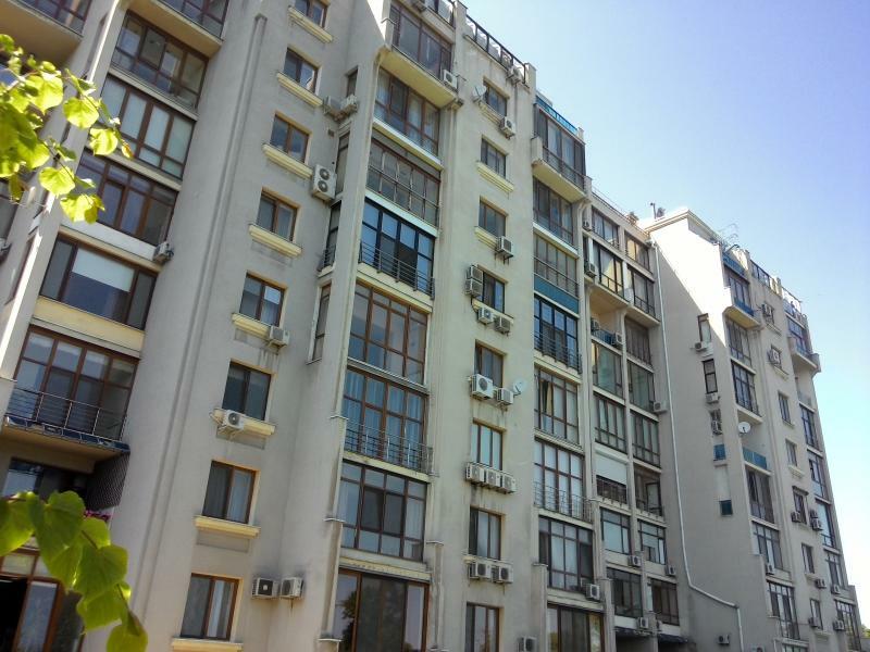 Продаж 3-кімнатної квартири 177 м², Черноморский 1-й пров.
