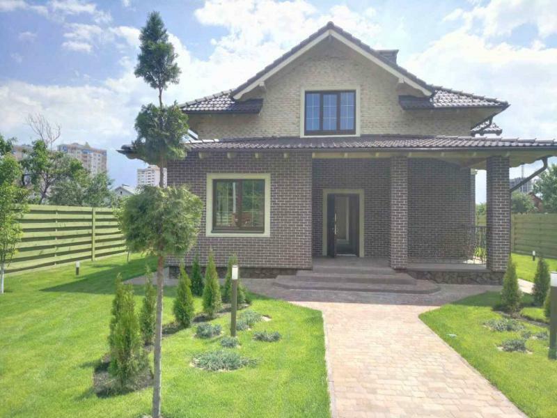 Київська обл., Бучанський район, м. Буча, Евгена Патона вул., 25