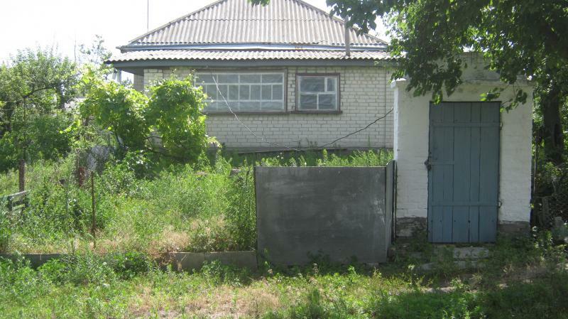 Черкасская обл., Золотоношский район, с. Крапивна, Лобановского ул., 12