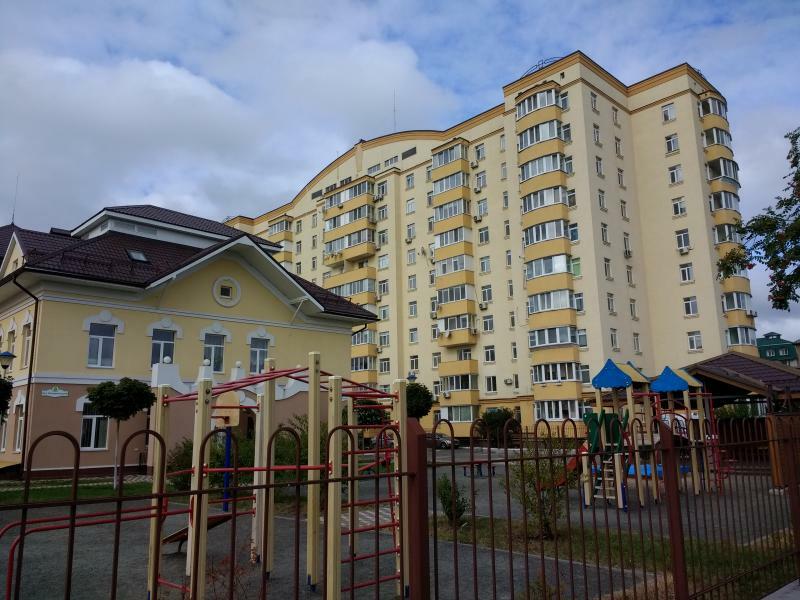 Київська обл., Бучанський район, м. Буча, Центральна вул., 33В