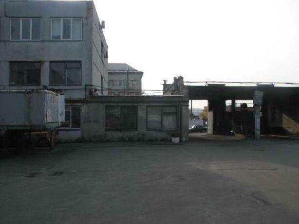 Київ, Степана Бандери просп., 20А