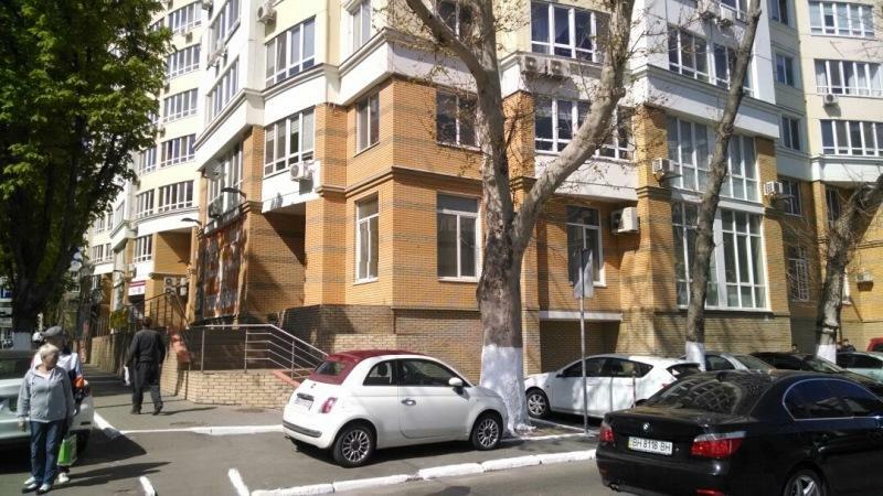 Продаж офісу 382 м², Армійська вул., 13А