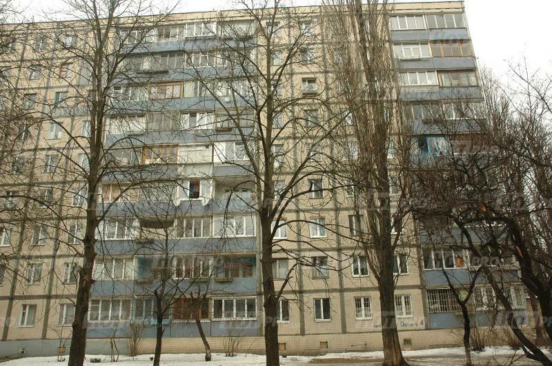 Київ, Леся Курбаса просп., 4