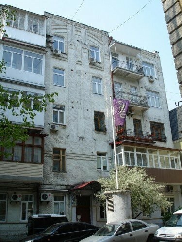 Київ, Володимира Антоновича вул., 18Б