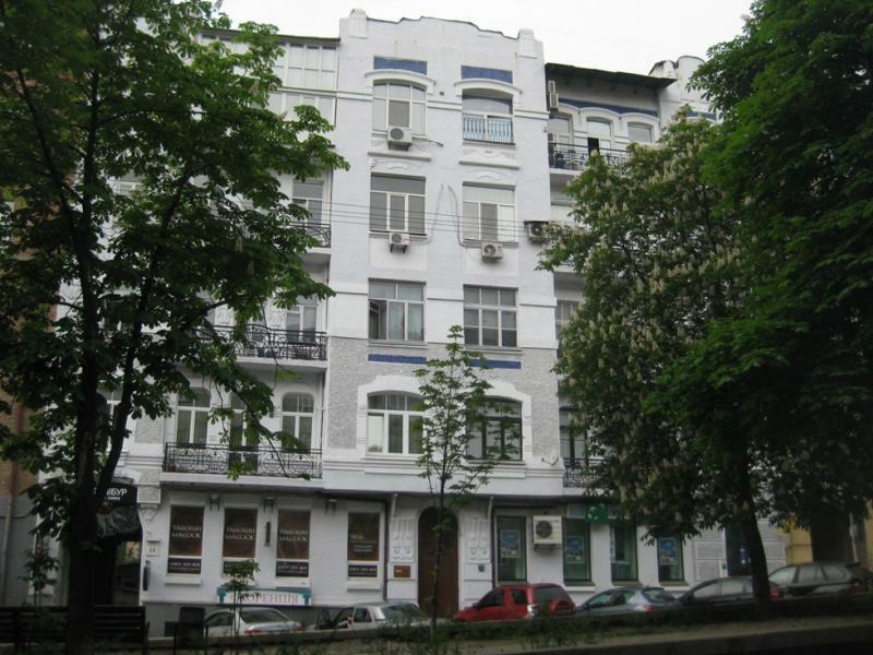 Киев, Владимира Антоновича ул., 20
