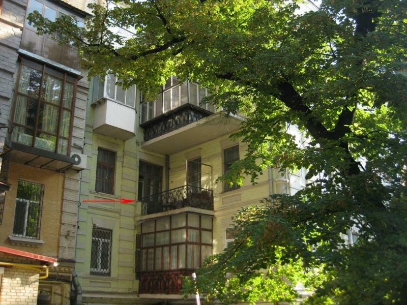 Киев, Владимира Антоновича ул., 20