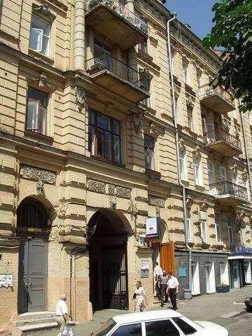 Київ, Володимира Антоновича вул., 14