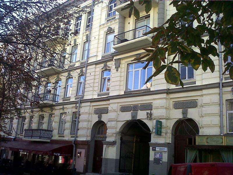 Київ, Володимира Антоновича вул., 14