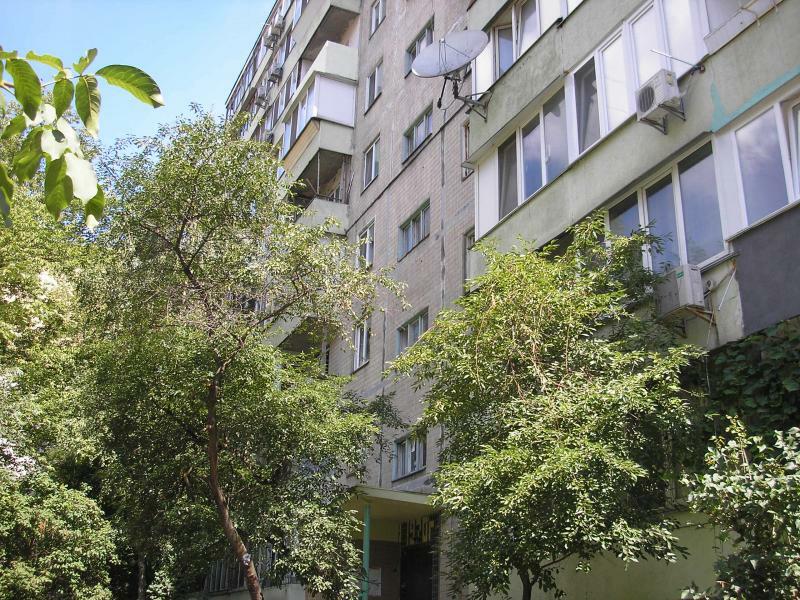 Київ, Володимира Антоновича вул., 99