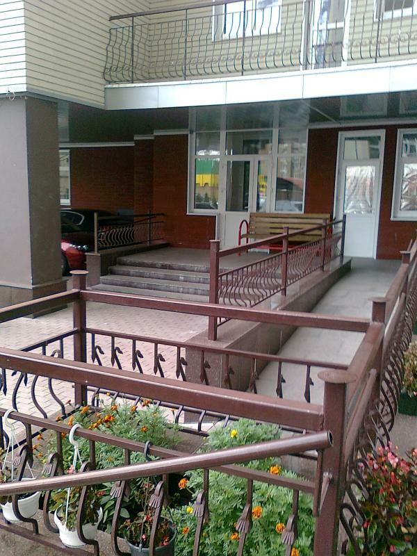 Київ, Володимира Антоновича вул., 70