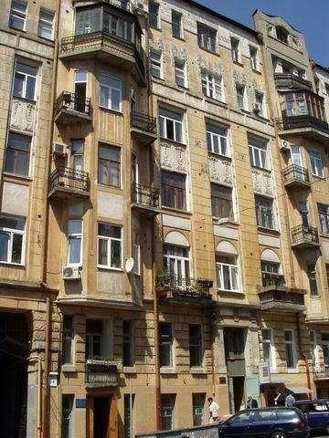 Киев, Владимира Антоновича ул., 24