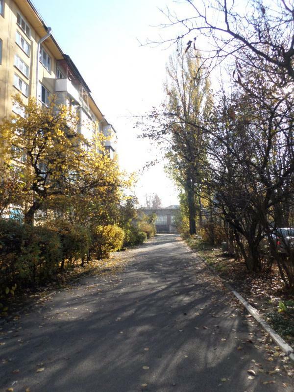 Київ, Верховної Ради бул., 18Б