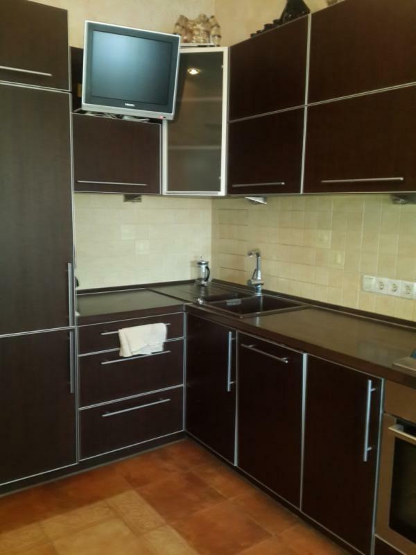 Аренда 3-комнатной квартиры 75 м², Сомовская ул., 12