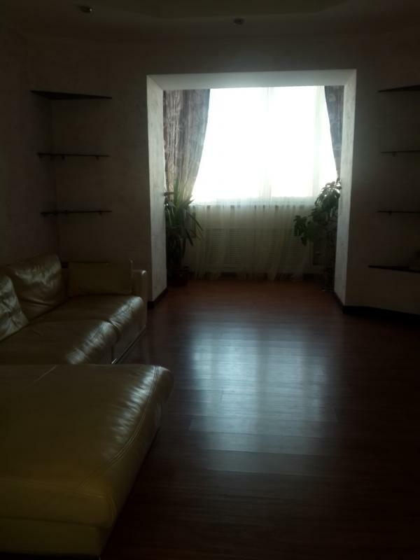 Аренда 3-комнатной квартиры 75 м², Сомовская ул., 12