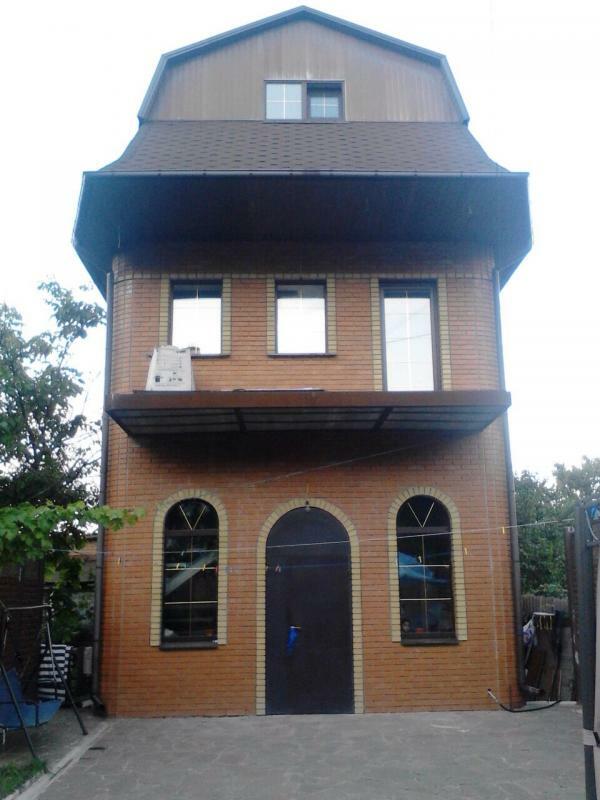 Харків, Добролюбова вул., 14