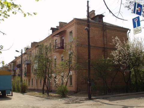 Киев, Брюллова ул., 3