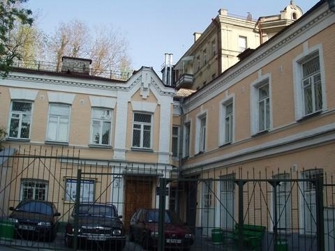 Киев, Бессарабская пл., 3