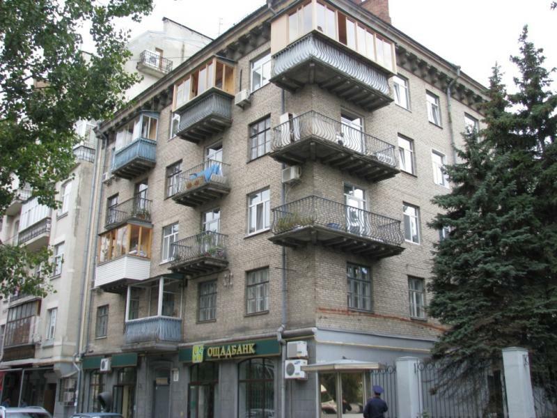 Киев, Бехтеревский пер., 3