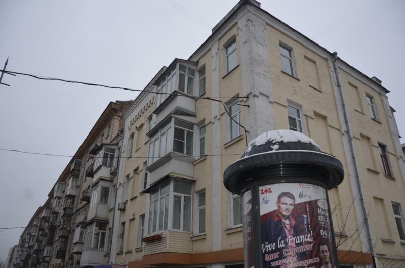 Київ, Велика Васильківська вул., 130