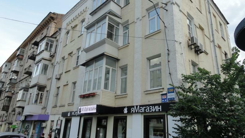 Київ, Велика Васильківська вул., 130