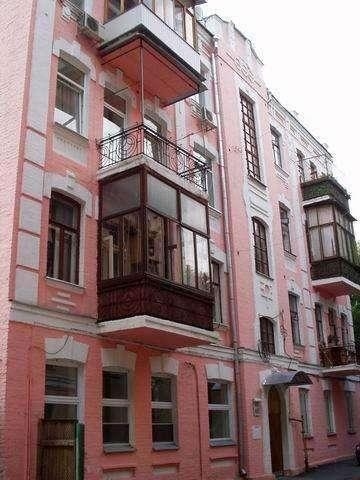 Київ, Левандовська вул., 8/15Б