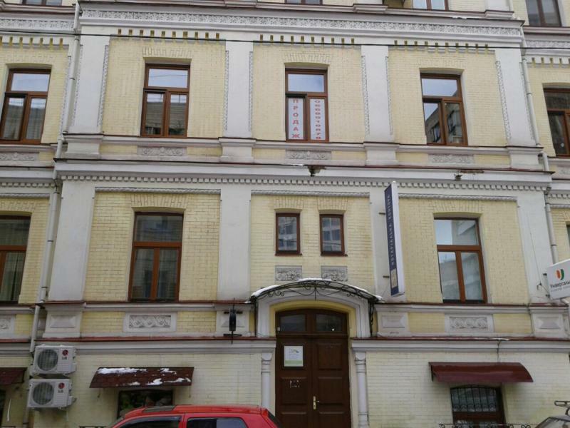 Київ, Левандовська вул., 12