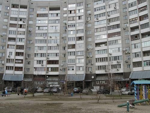 Киев, Анны Ахматовой ул., 9/18