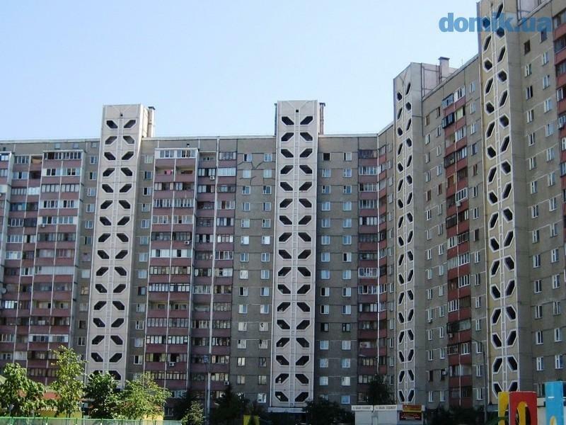 Київ, Анни Ахматової вул., 16В