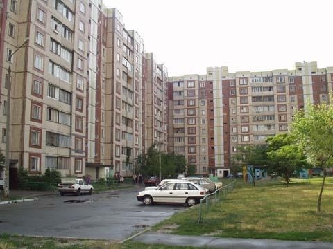 Киев, Сержа Лифаря ул., 4