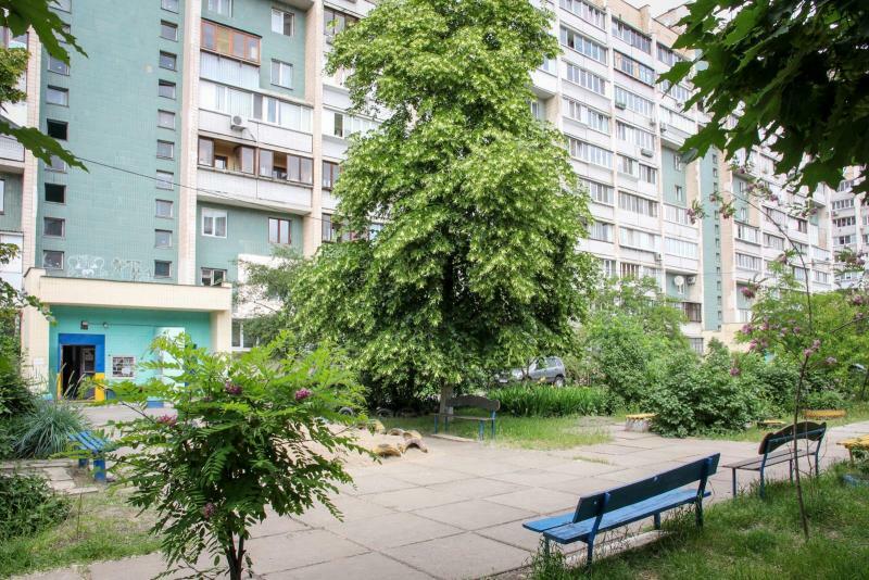 Киев, Сержа Лифаря ул., 11А