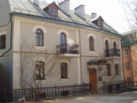 Киев, Андреевский спуск, 30А