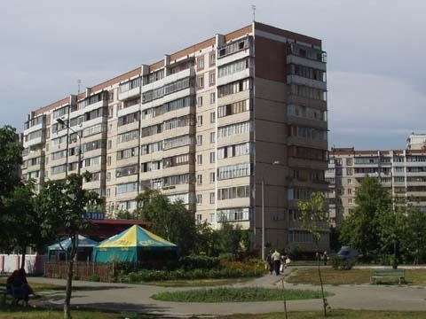 Продаж 3-кімнатної квартири 72 м², Сержа Лифаря вул., 18