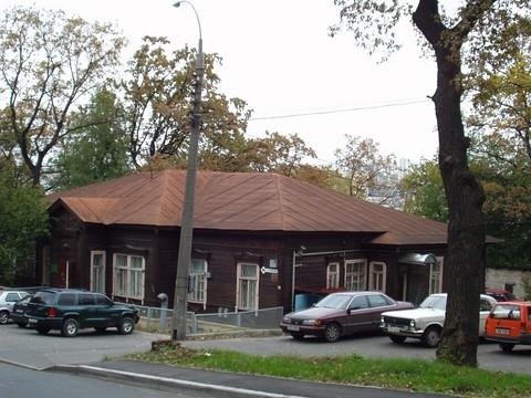 Київ, Миколи Амосова вул., 16