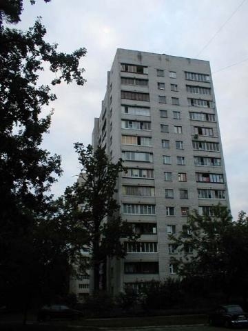 Киев, Анатолия Петрицкого ул., 7