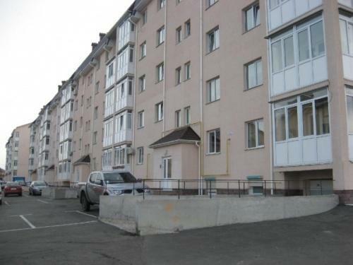 Київ, Миколи Амосова вул., 5