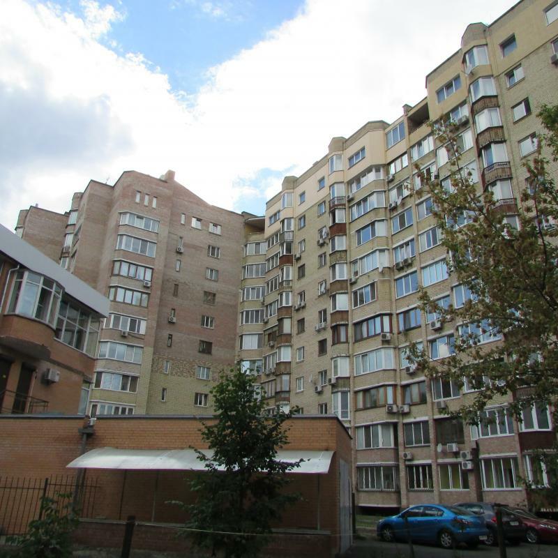 Киев, Артиллерийский пер., 7-9
