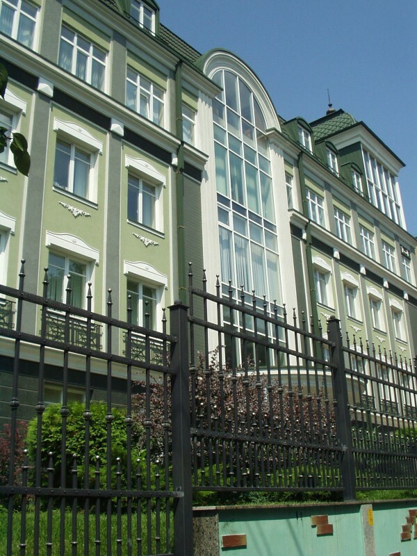 Київ, Василя Тютюнника вул., 28Б